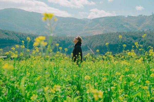 portrait-landscape-girl-happy-love-sun-1424283-pxhere.com
