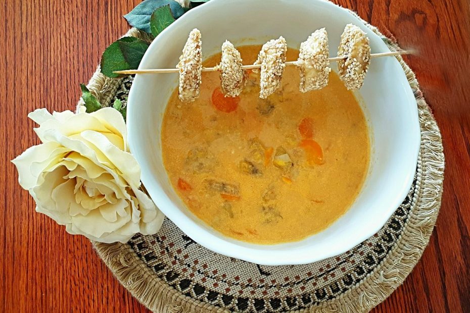 Kókusz-Curry-Banán Leves Tofuval Szezámmagos Bundával