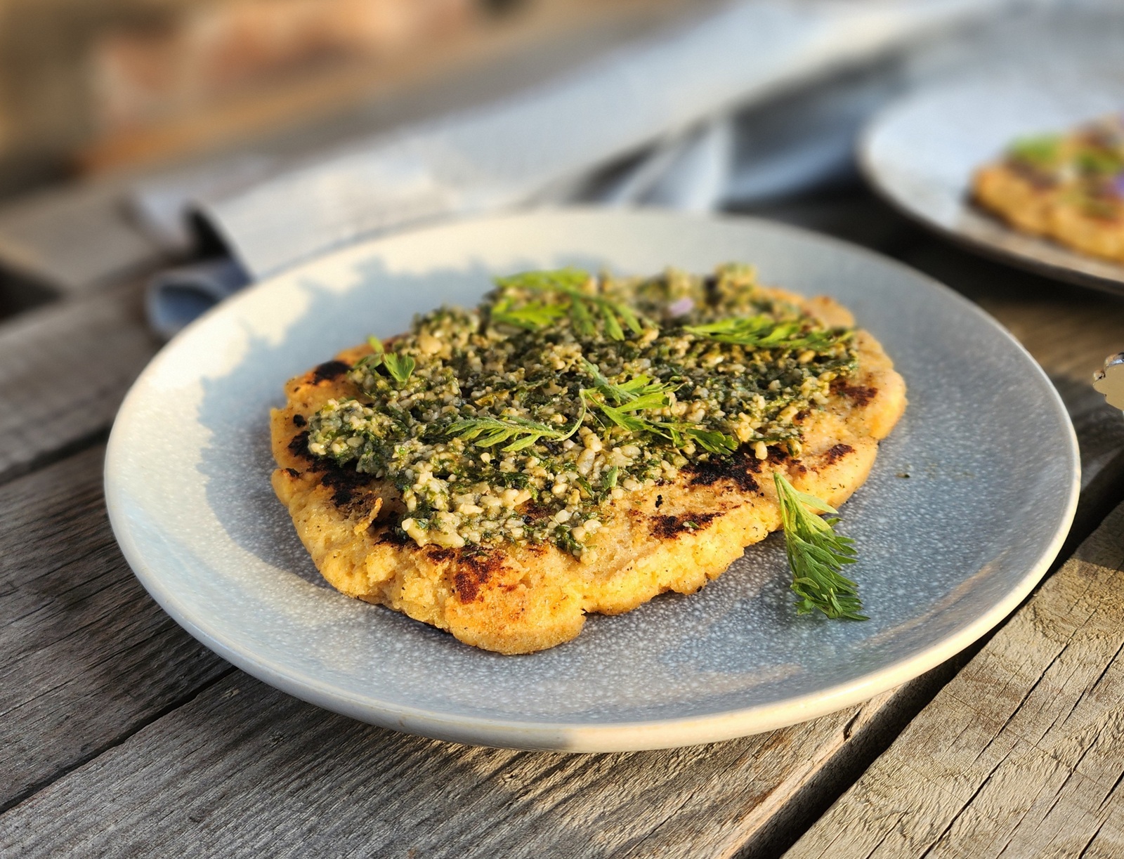 Nyári pesto sárgarépa zöldjéből
